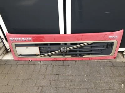 Used cabin and bodyparts exterior grilles and frontpanels for sale