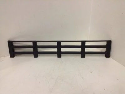 Used cabin and bodyparts exterior grilles and frontpanels for sale